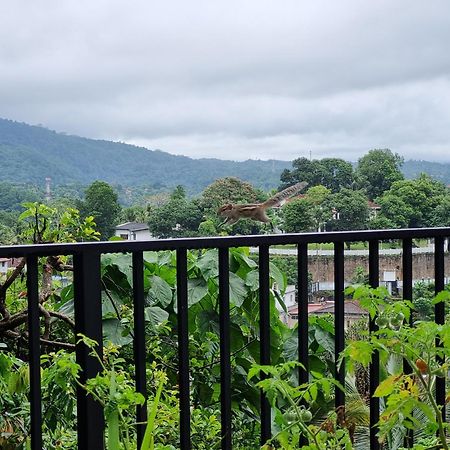 Squirrel'S Nest Hotel แคนดี้ ภายนอก รูปภาพ
