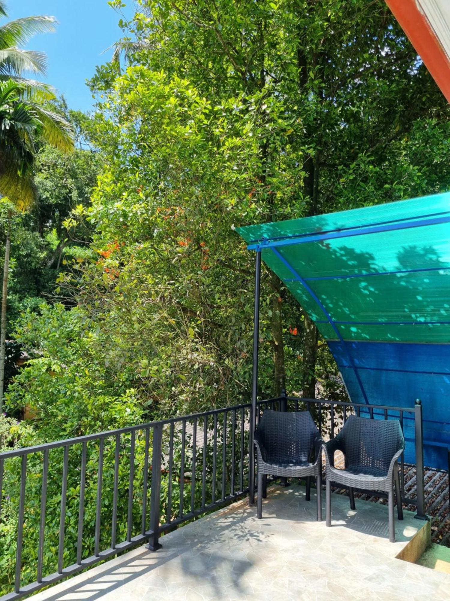 Squirrel'S Nest Hotel แคนดี้ ภายนอก รูปภาพ